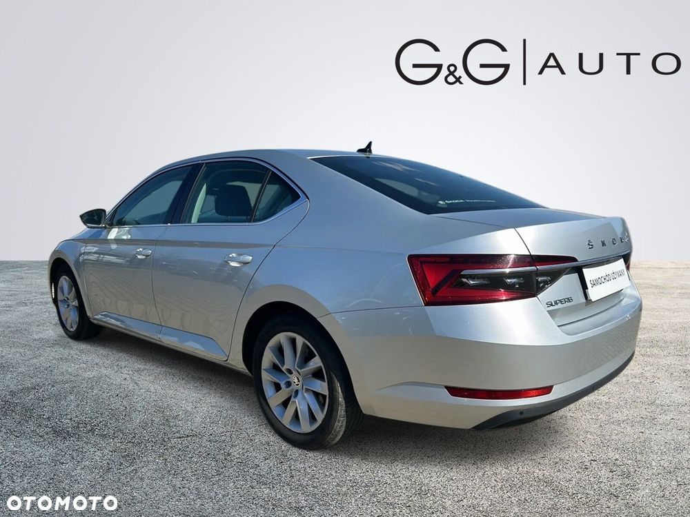 Skoda Superb 2.0 TDI SCR Ambition - 4