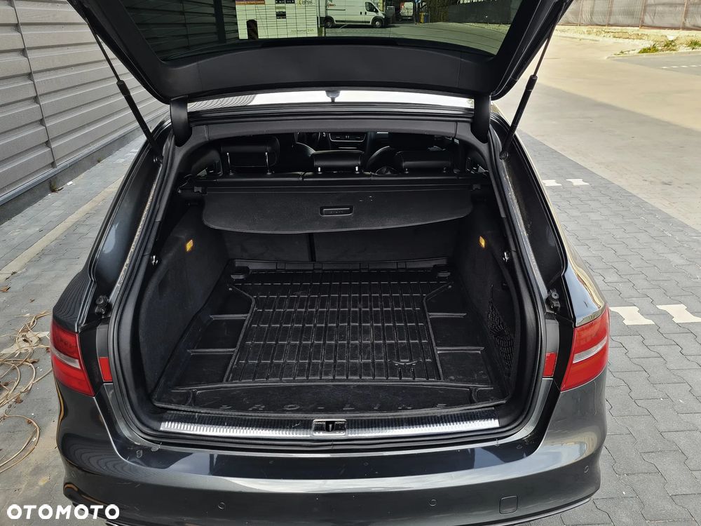 Audi A4 Avant 2.0 TDI DPF quattro S tronic S line Sportpaket - 35