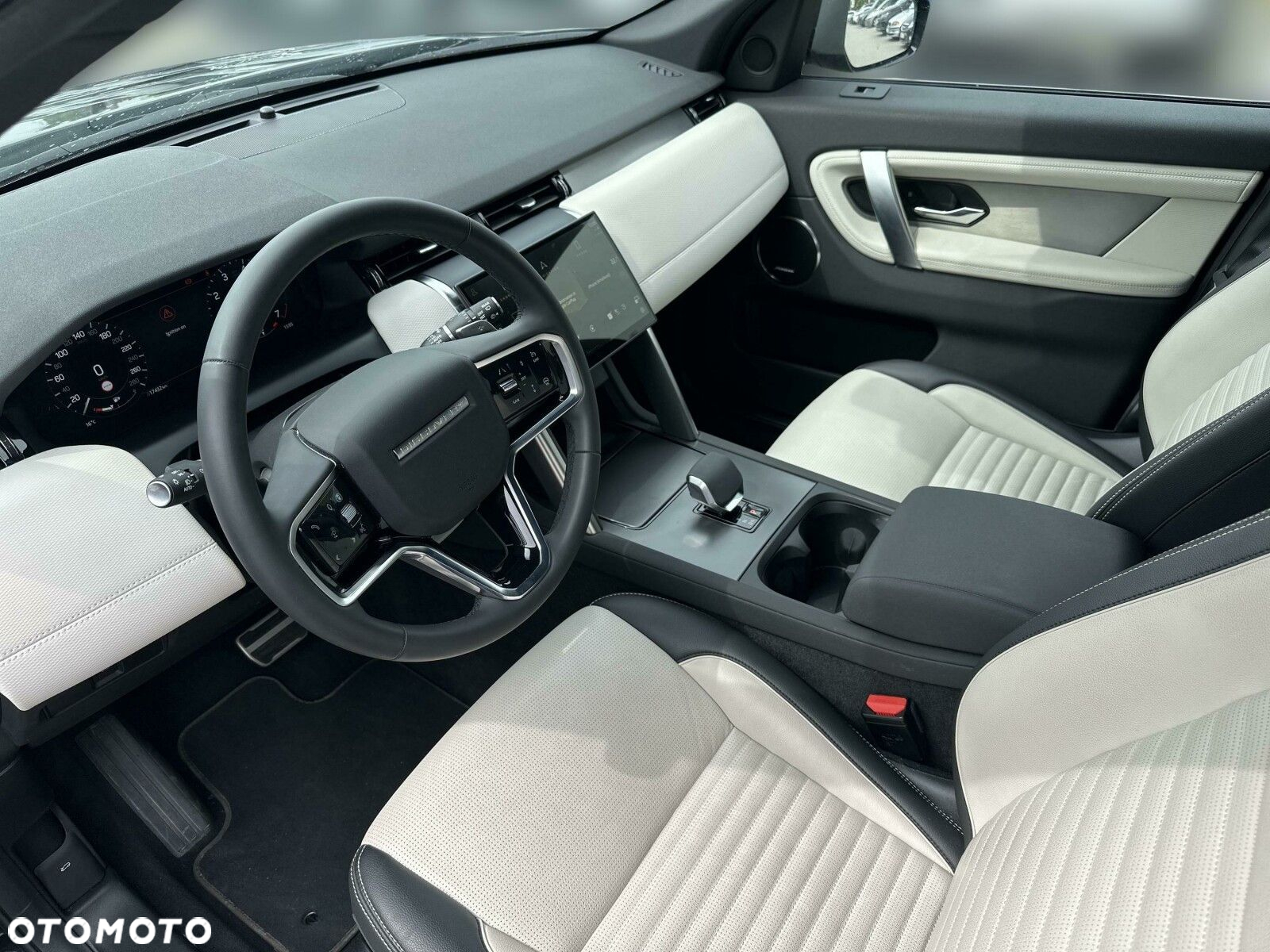 Land Rover Discovery Sport - 14
