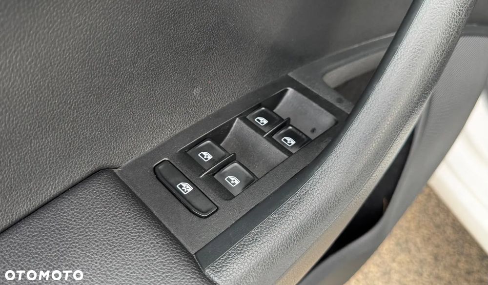 Skoda Octavia Combi 2.0 TDI 4x4 DSG RS - 17