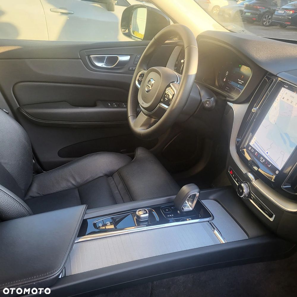 Volvo XC 60 B5 B AWD Plus Dark - 7