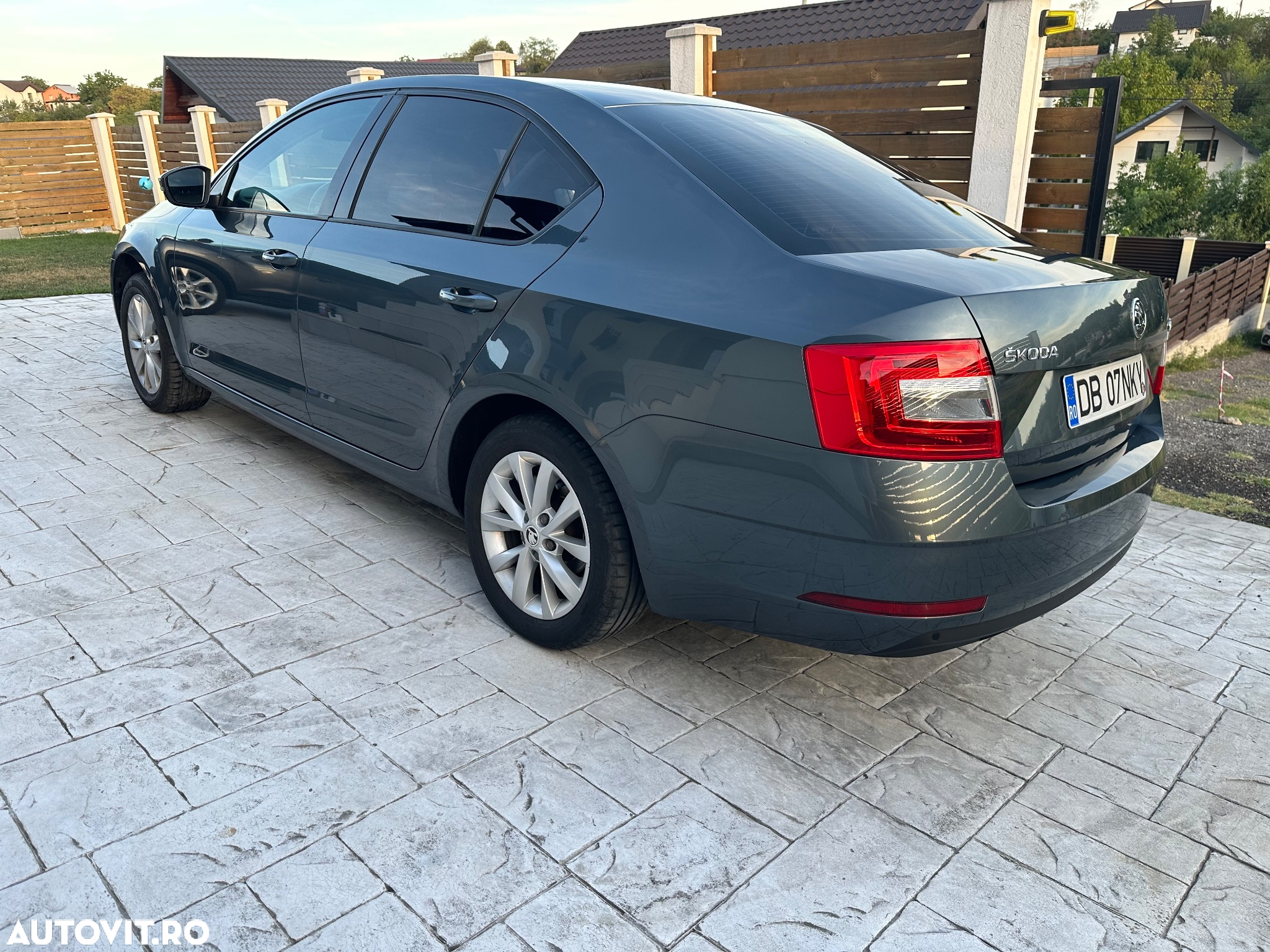 Skoda Octavia Combi Diesel 1.6 TDI Style - 4