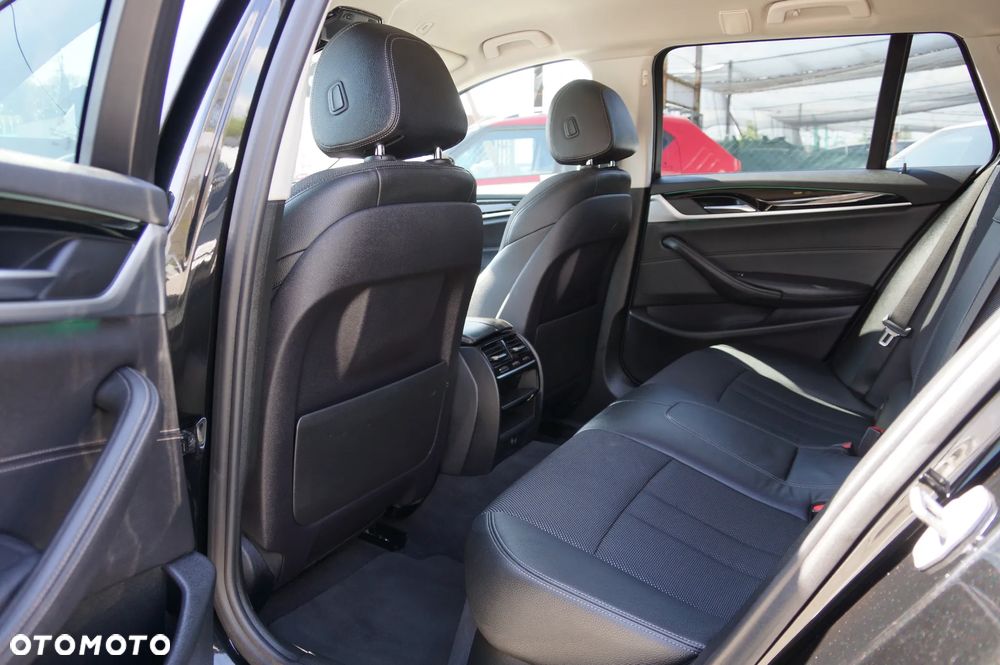 BMW Seria 5 520d xDrive Touring Sport Line - 33