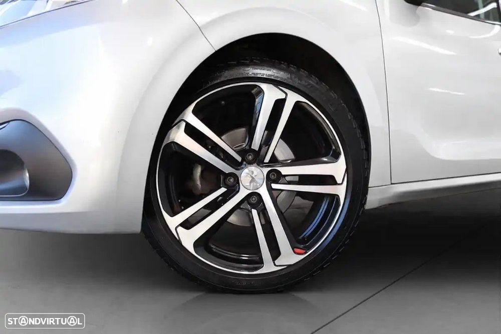 Peugeot 208 1.2 PureTech GT Line - 18