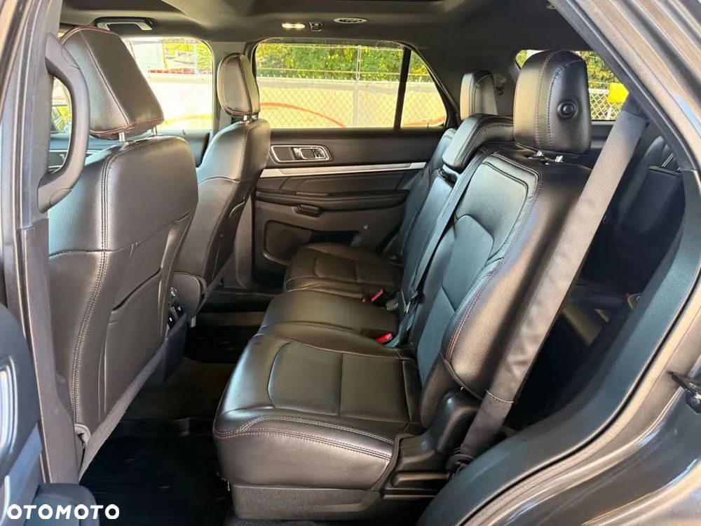 Ford Explorer - 11