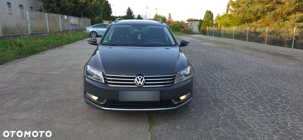 Volkswagen Passat 2.0 TDI Comfortline DSG - 11