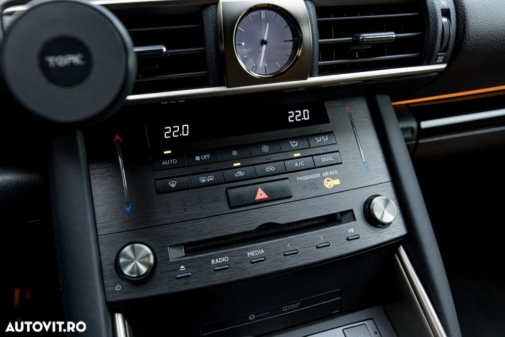 Lexus Seria IS 300h Luxury Line - 18