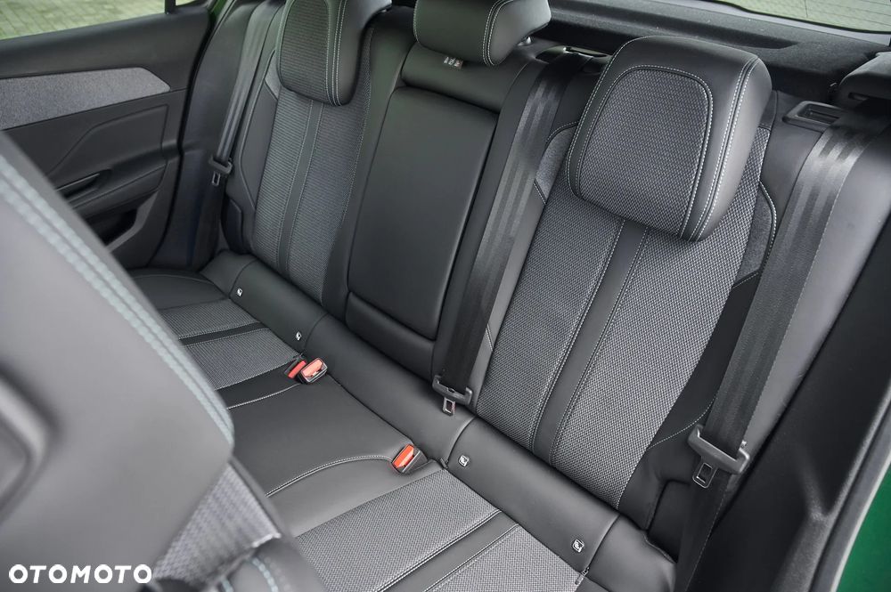 Peugeot 308 BlueHDi 130 EAT8 Allure - 29