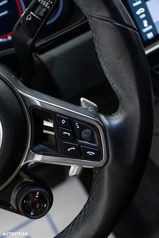 Porsche Cayenne Tiptronic S - 29