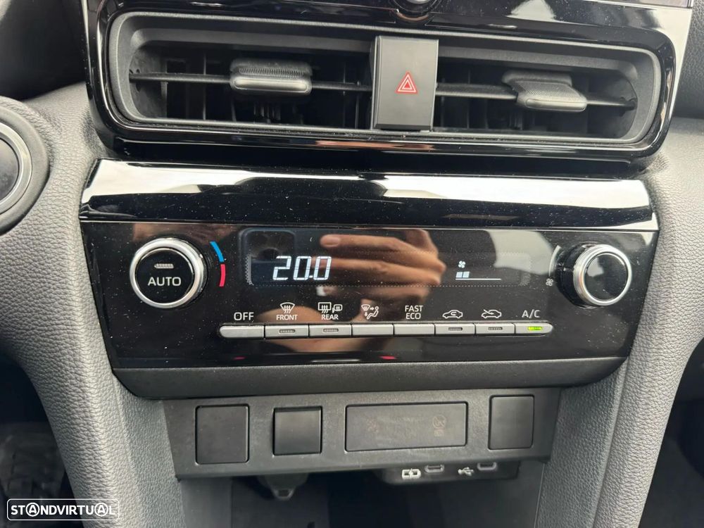 Toyota Yaris Cross 1.5 HDF Comfort Plus AWD - 34