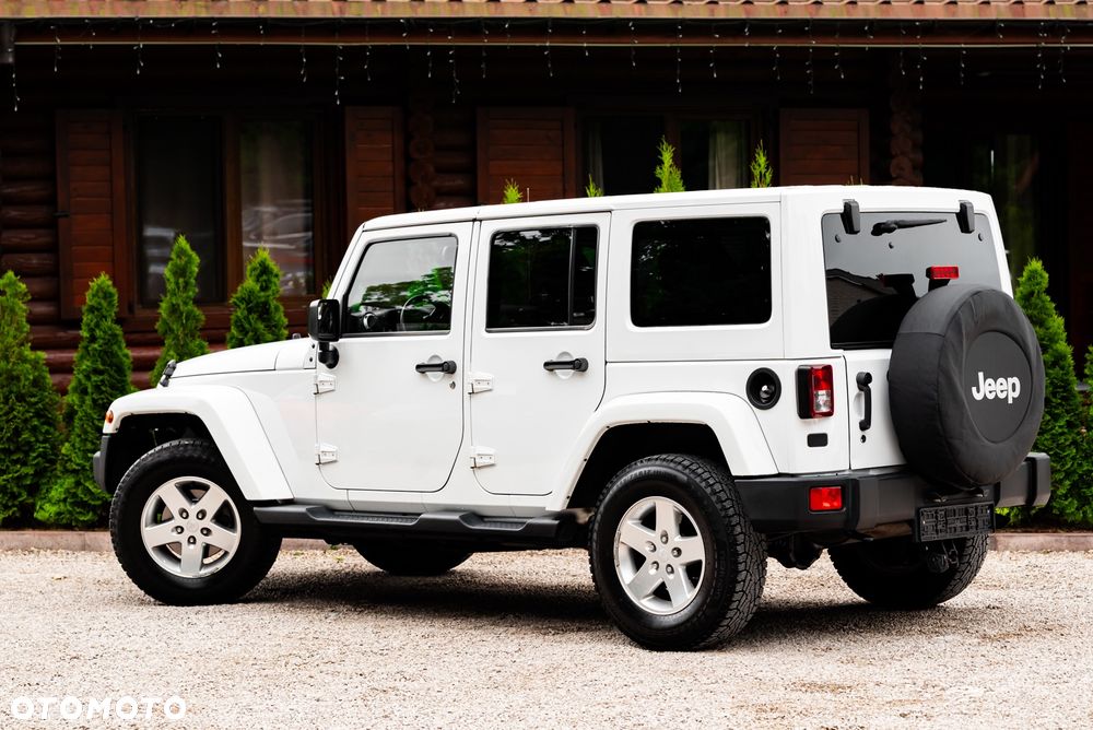 Jeep Wrangler Unlimited 3.6 Automatik Sahara - 16
