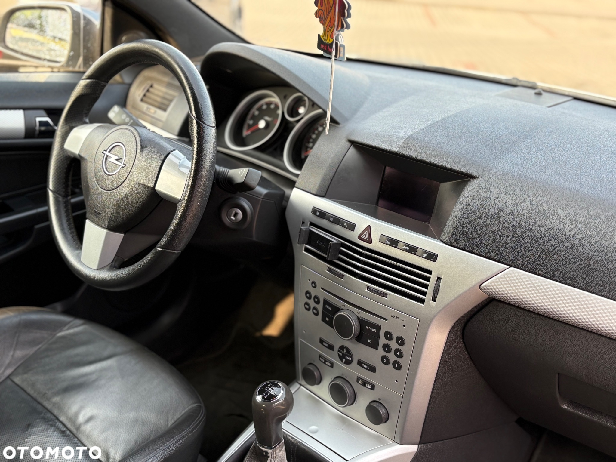 Opel Astra GTC 1.6 Sport - 5