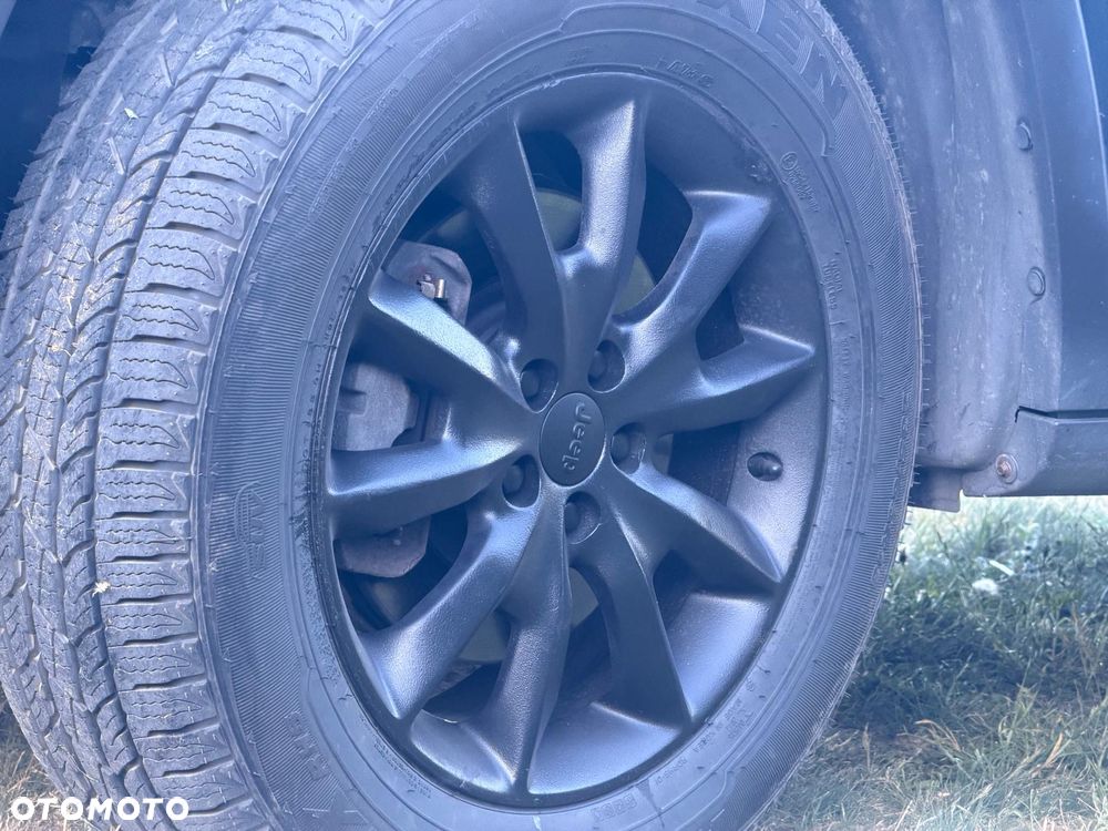 Jeep Cherokee - 17