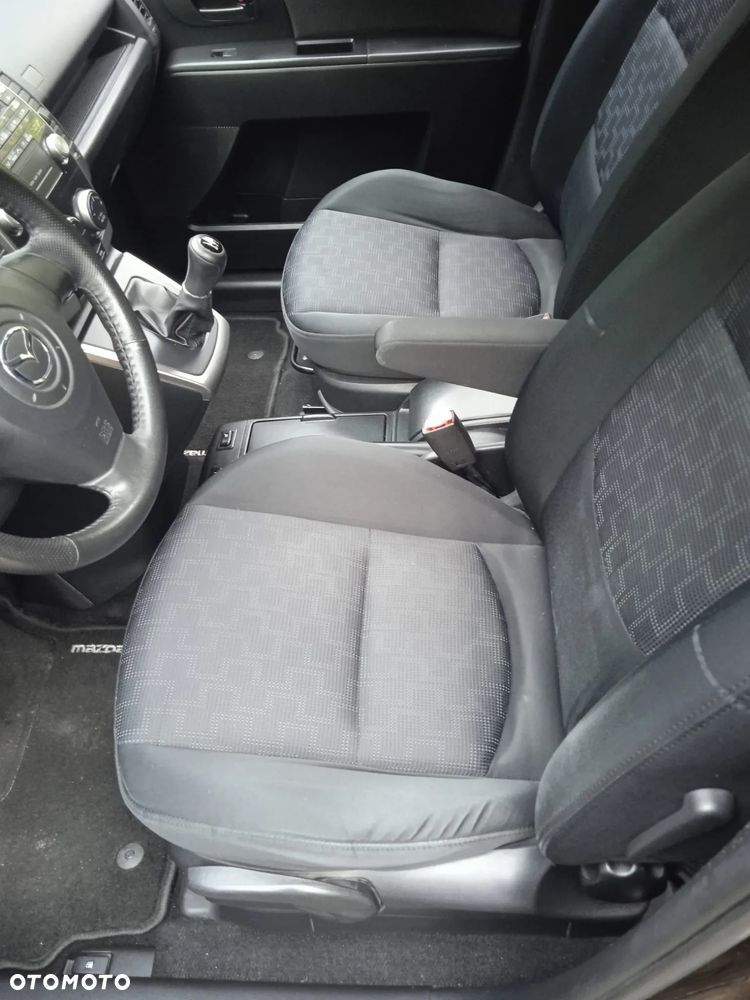 Mazda 5 - 15