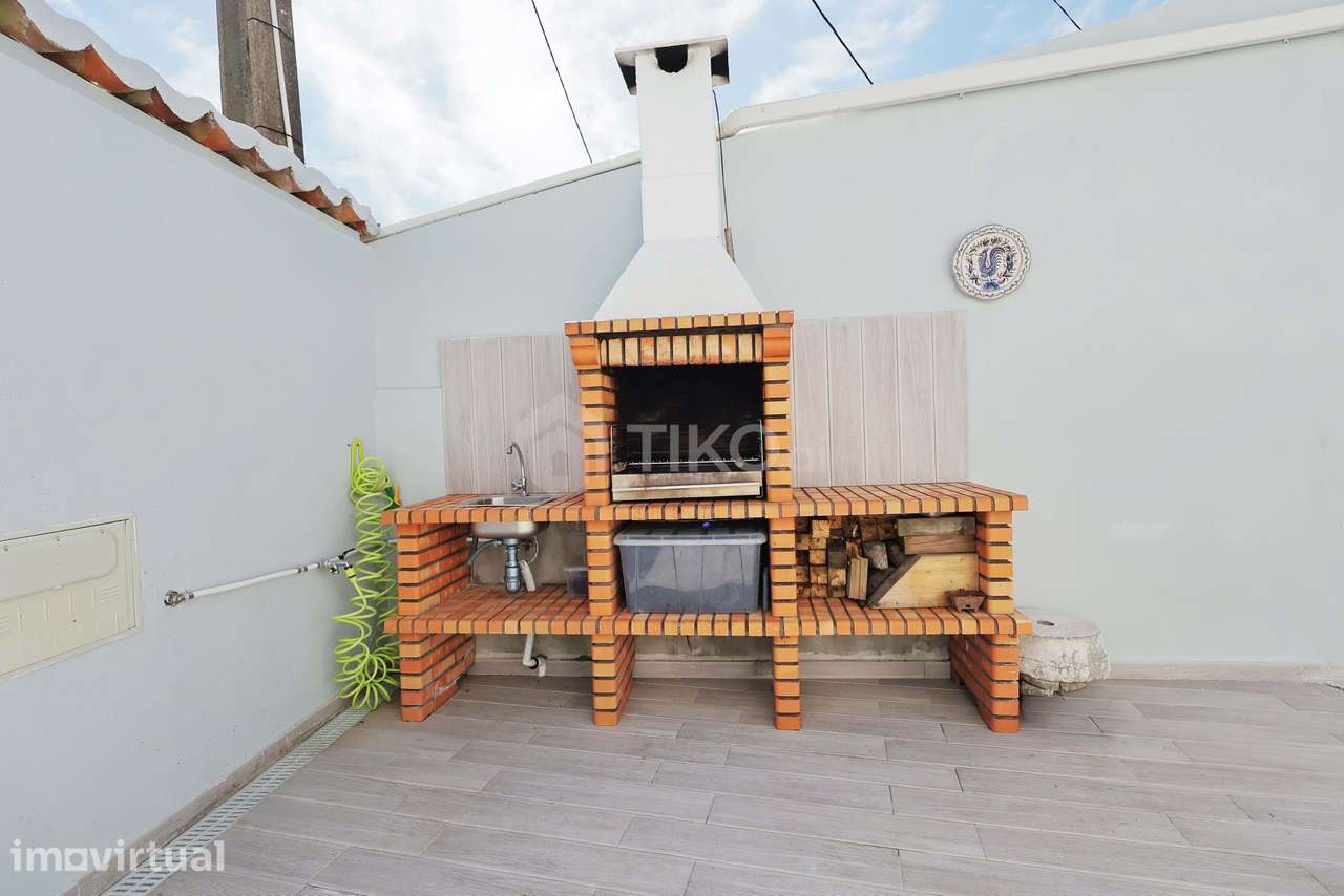 Excelente moradia T4 com garagem perto da praia no Magoito - Grande imagem: 4/45