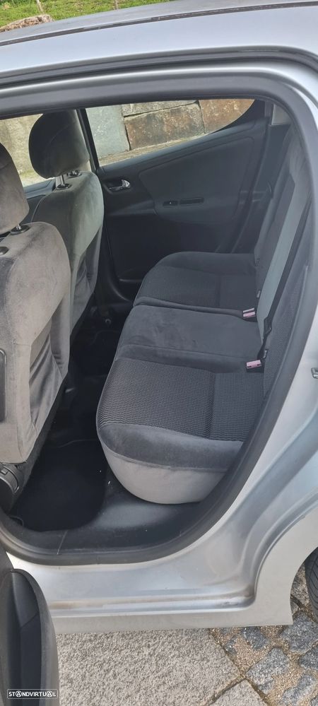 Peugeot 207 1.4 HDi Trendy - 6