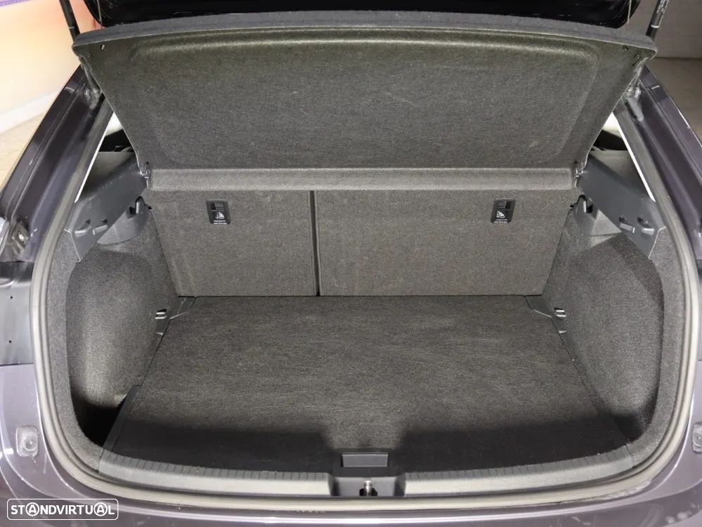 VW Taigo 1.0 TSI Urban DSG - 14