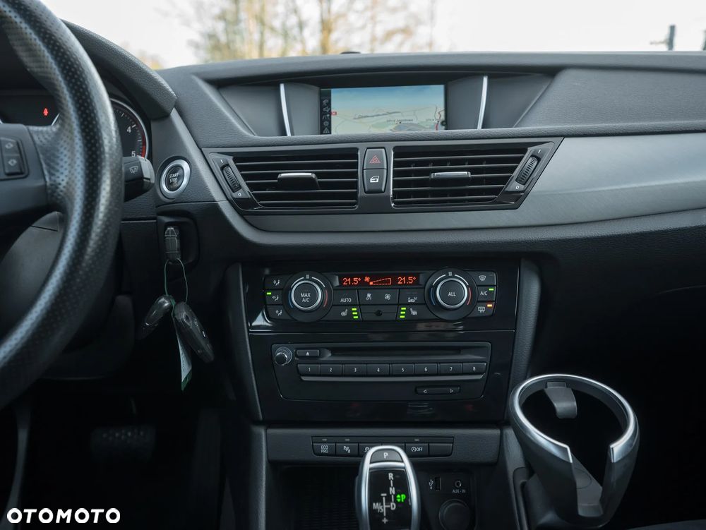 BMW X1 sDrive20d Sport Line - 24