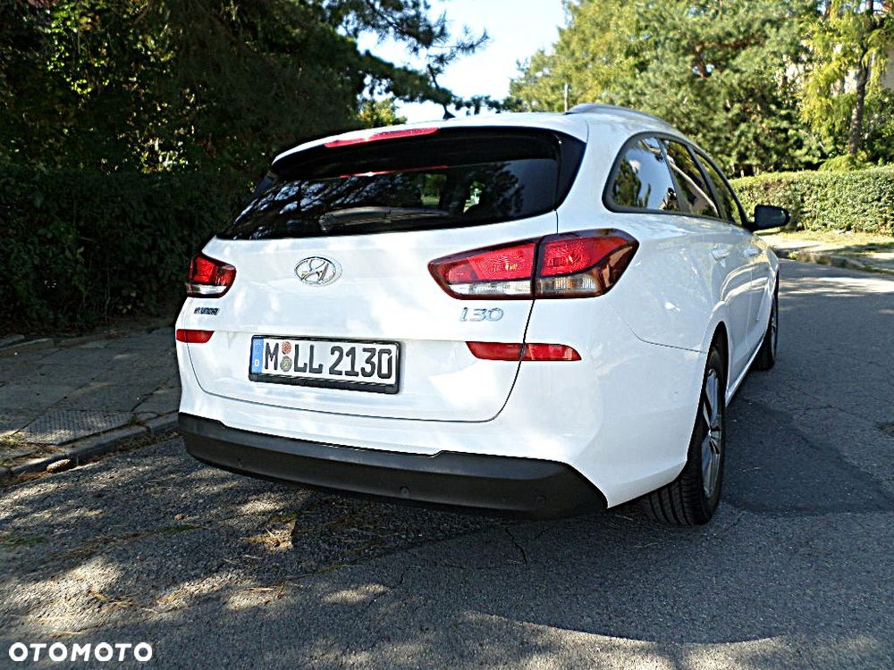 Hyundai i30 blue Kombi 1.4 Style - 33