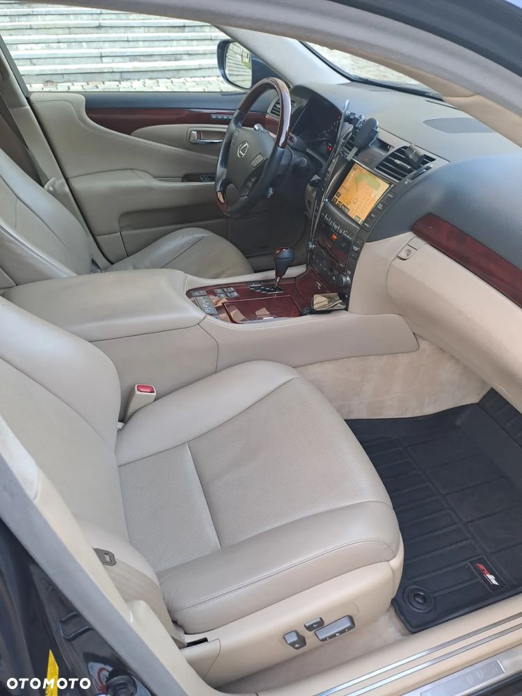 Lexus LS - 6
