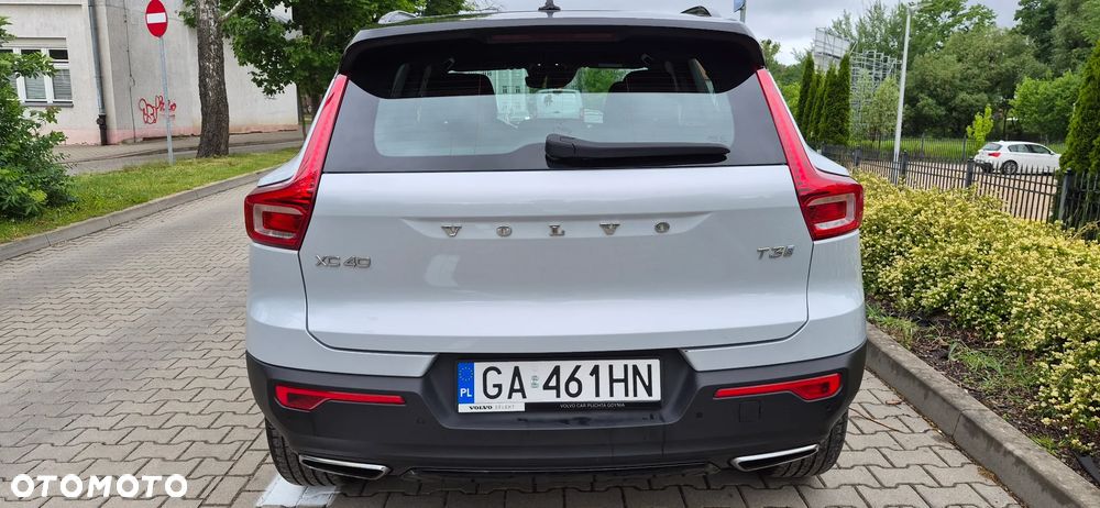 Volvo XC 40 T3 R-Design - 4
