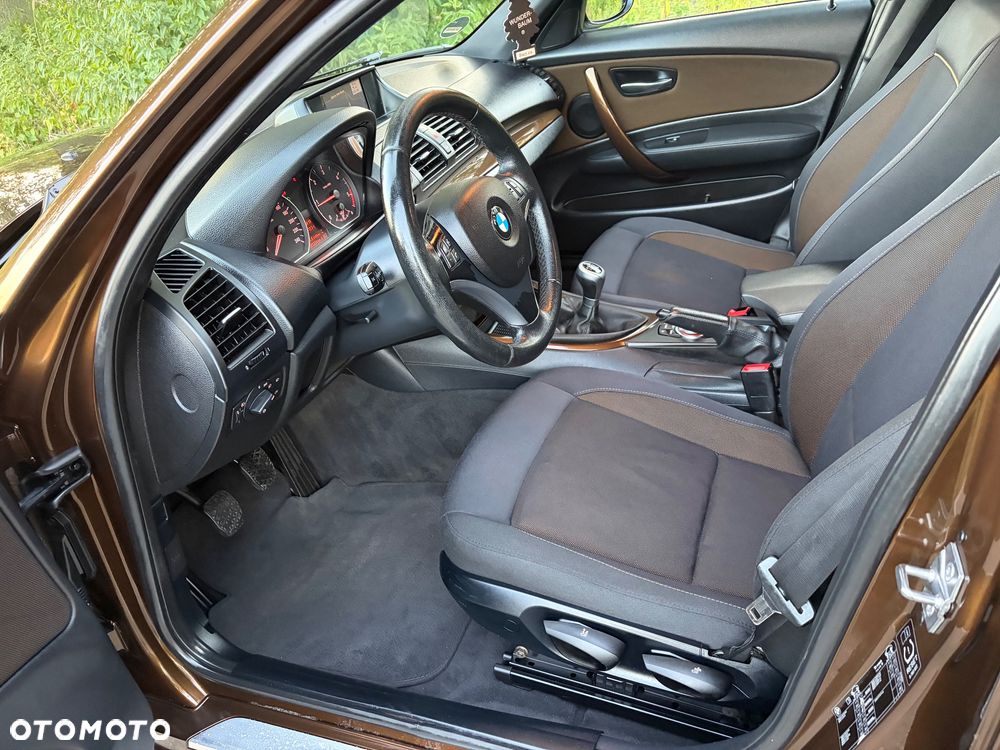 BMW Seria 1 - 25