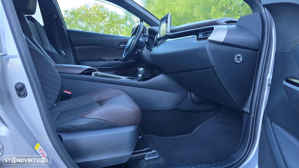Toyota C-HR 1.8 HSD Exclusive+P.Luxury - 40