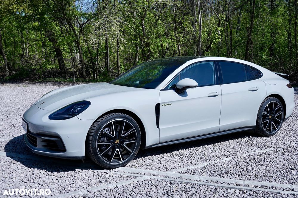 Porsche Panamera 4 E-Hybrid - 3