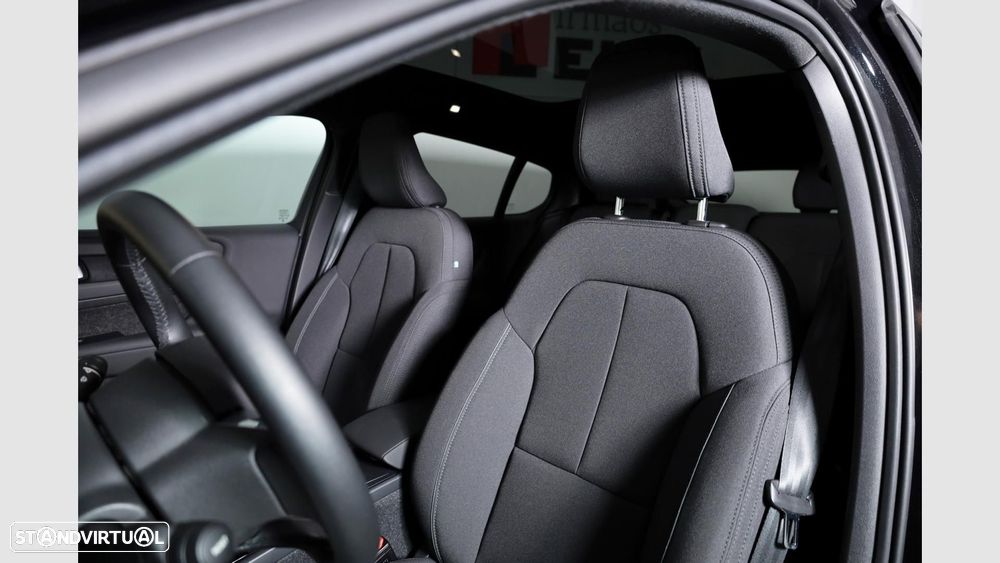 Volvo EC40 82 kWh Single Motor Extended Range Black Edition - 16