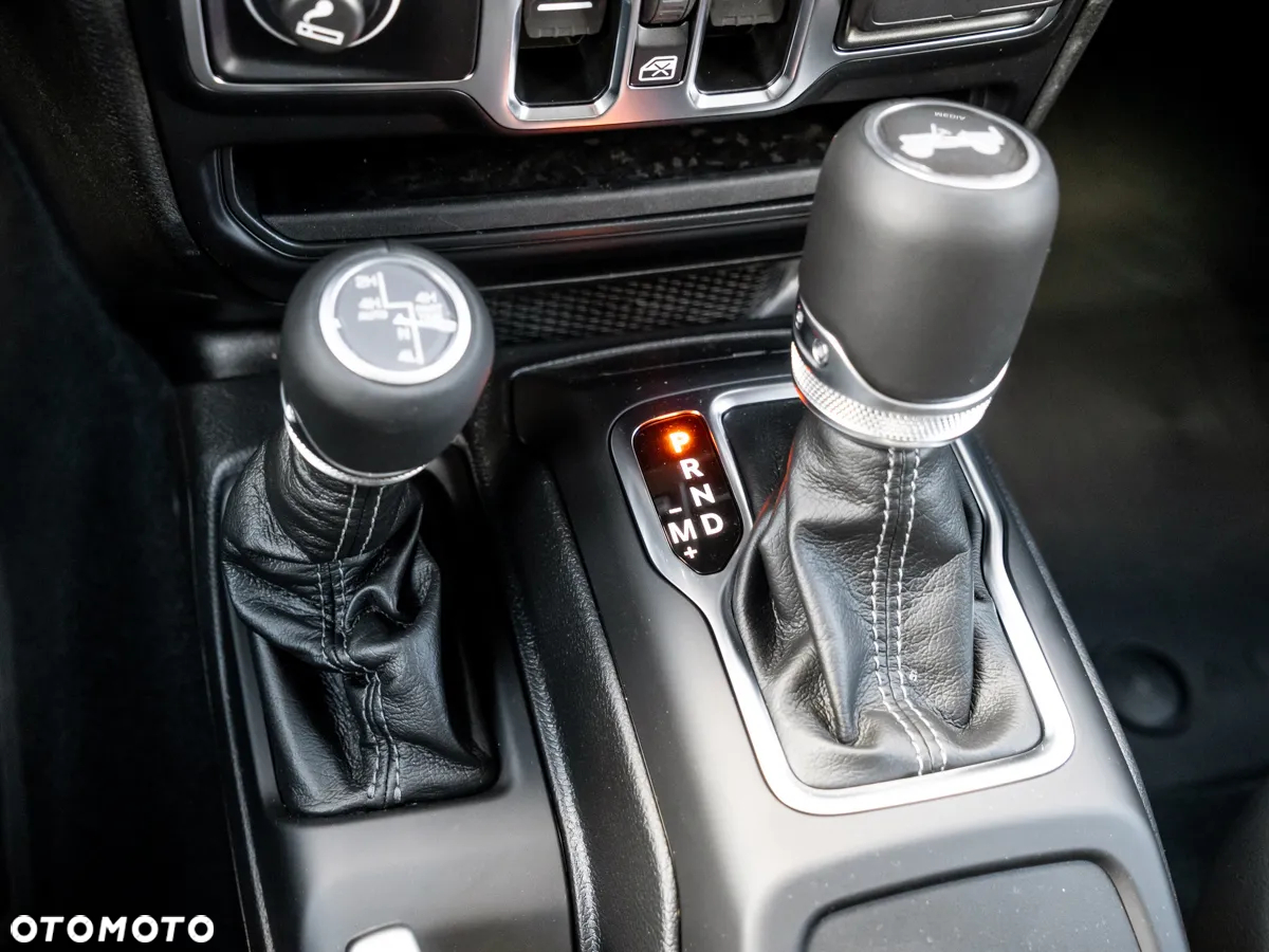 Jeep Wrangler Unlimited GME 2.0 Turbo Sahara - 23