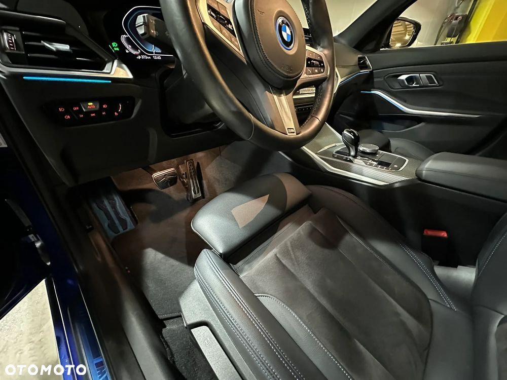 BMW Seria 3 330e xDrive M Sport sport - 19