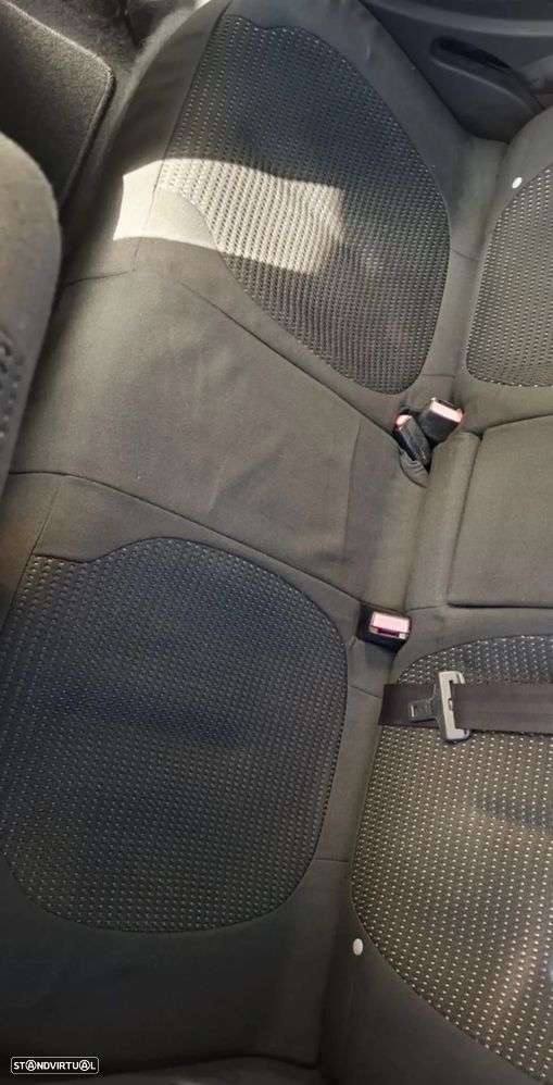 Citroën C4 Coupé 1.6 HDi 110 VTR - 14