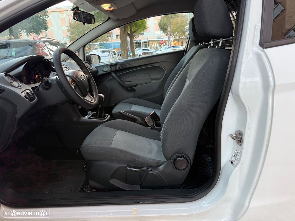 Ford Fiesta - 10