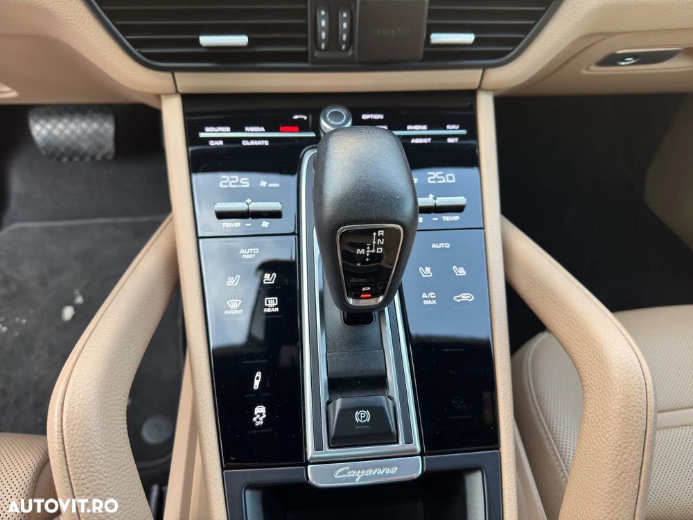 Porsche Cayenne Standard - 27