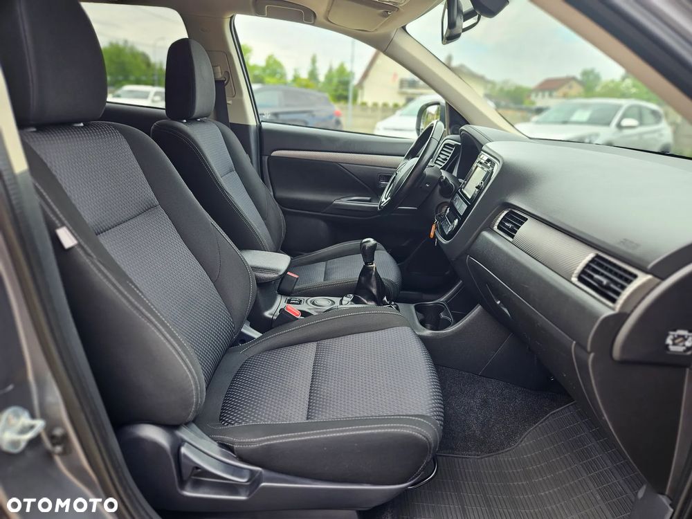 Mitsubishi Outlander 2.0 2WD Diamant - 21
