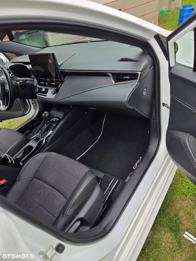 Toyota Corolla 2.0 Hybrid Style - 24