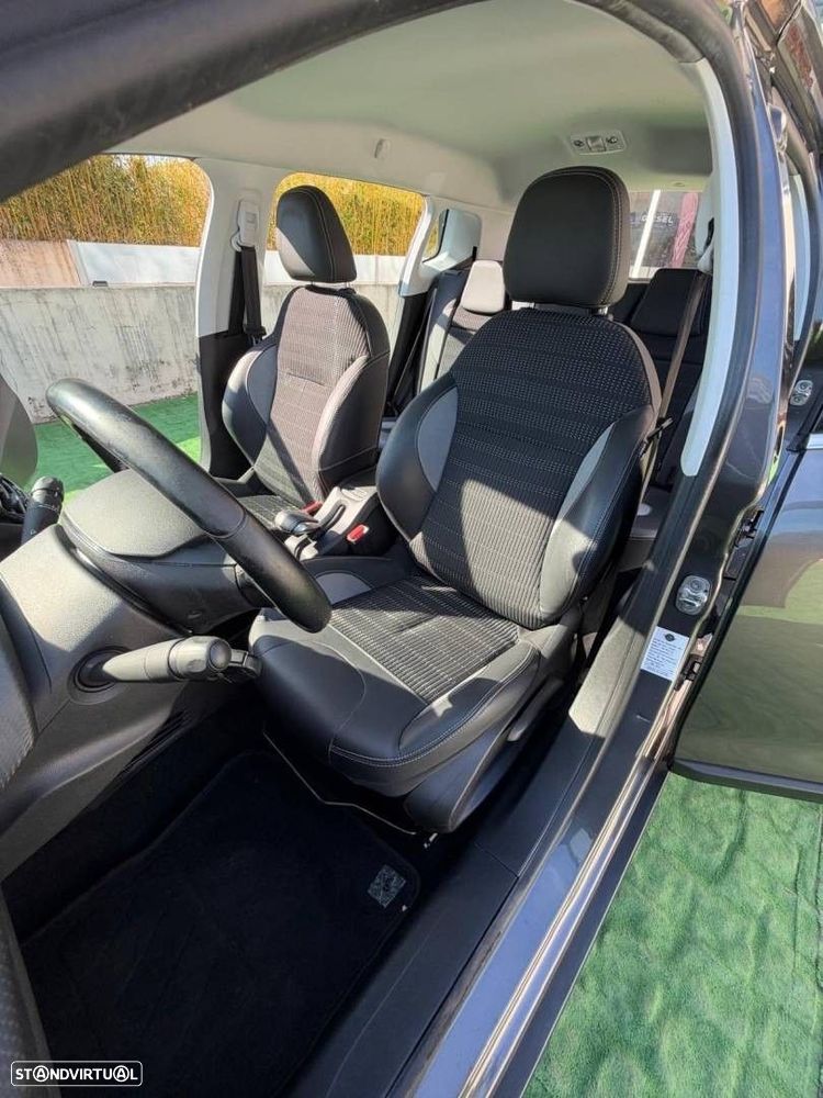 Peugeot 2008 1.2 PureTech Allure - 14