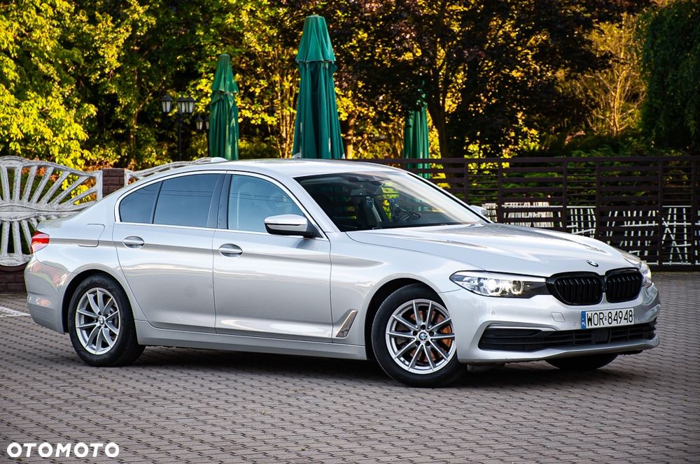 BMW Seria 5 520d Luxury Line - 9