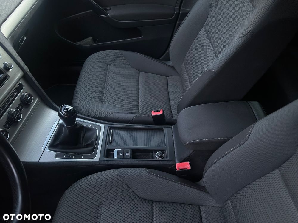 Volkswagen Golf - 26