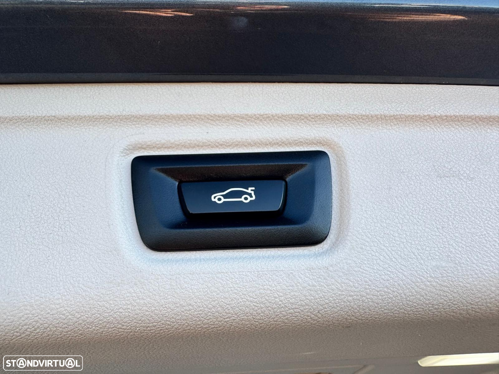 BMW 320 d Touring Auto - 24