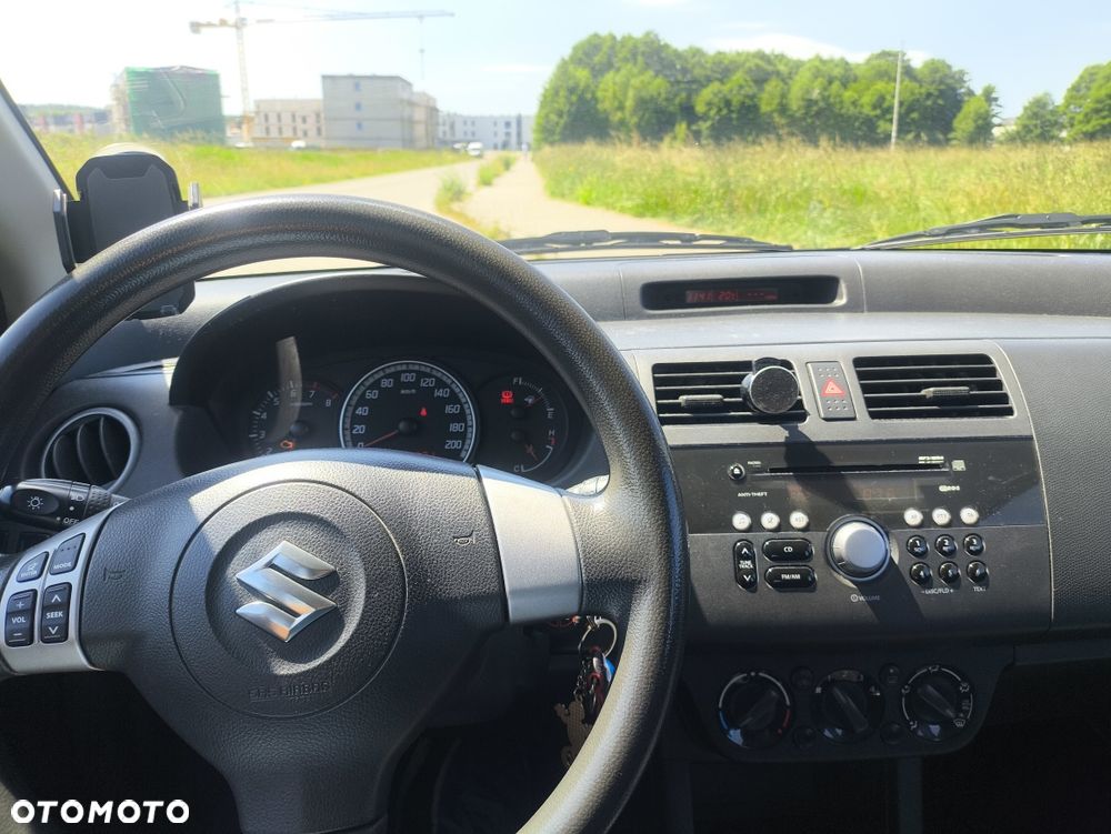 Suzuki Swift - 6