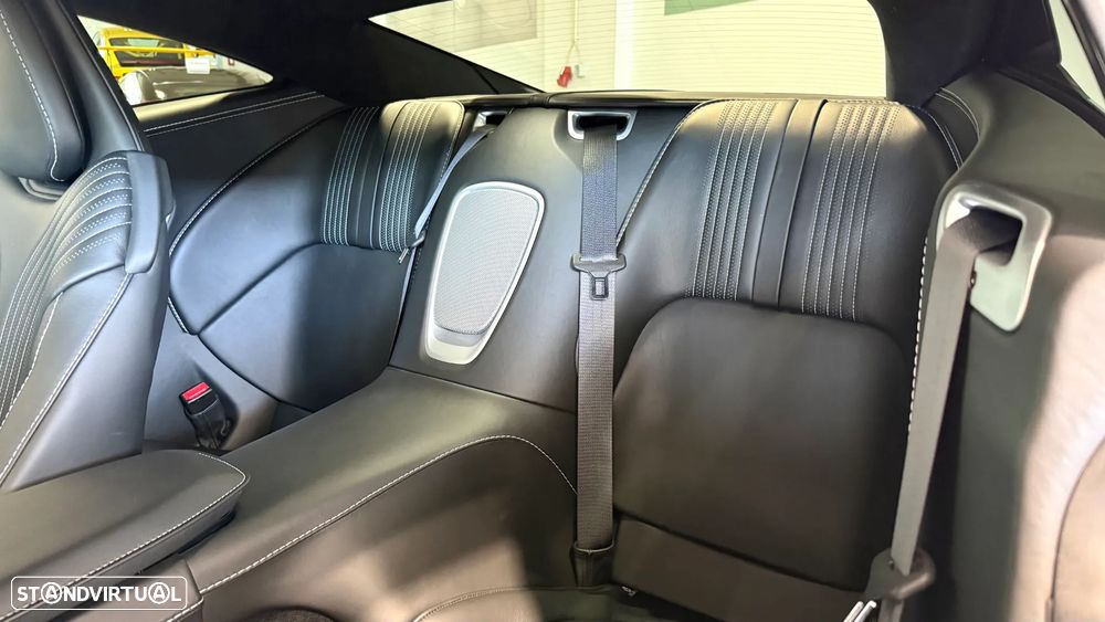 Aston Martin DB11 Coupé V8 - 22