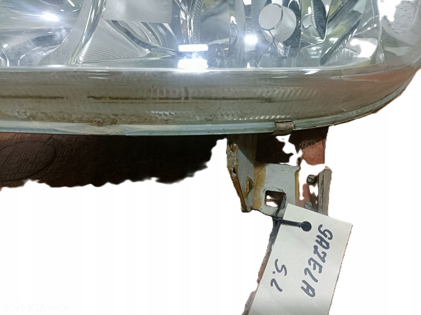 GAZ GAZELA 94-10 r. LAMPA REFLEKTOR LEWY PRZÓD LEWA PRZEDNIA EU + - 4