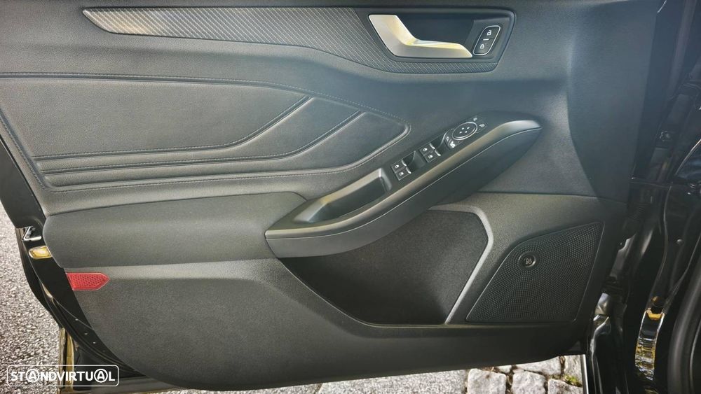 Ford Focus SW 1.0 EcoBoost MHEV ST-Line - 33