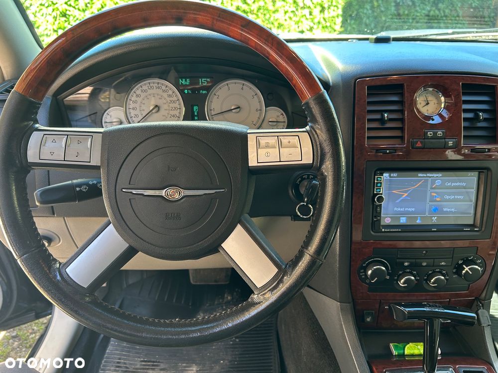 Chrysler 300C 5.7 V8 Hemi AWD - 5