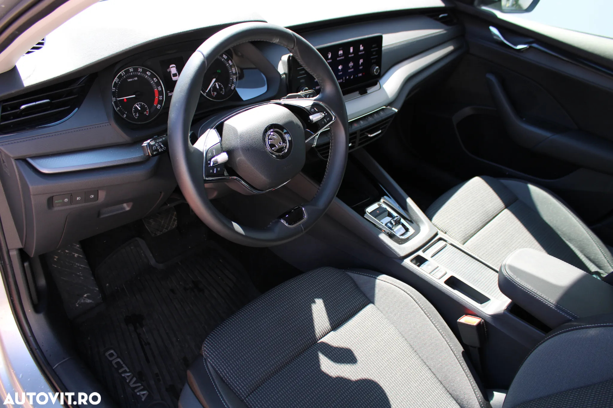 Skoda Octavia 2.0 TDI DSG Ambition - 22