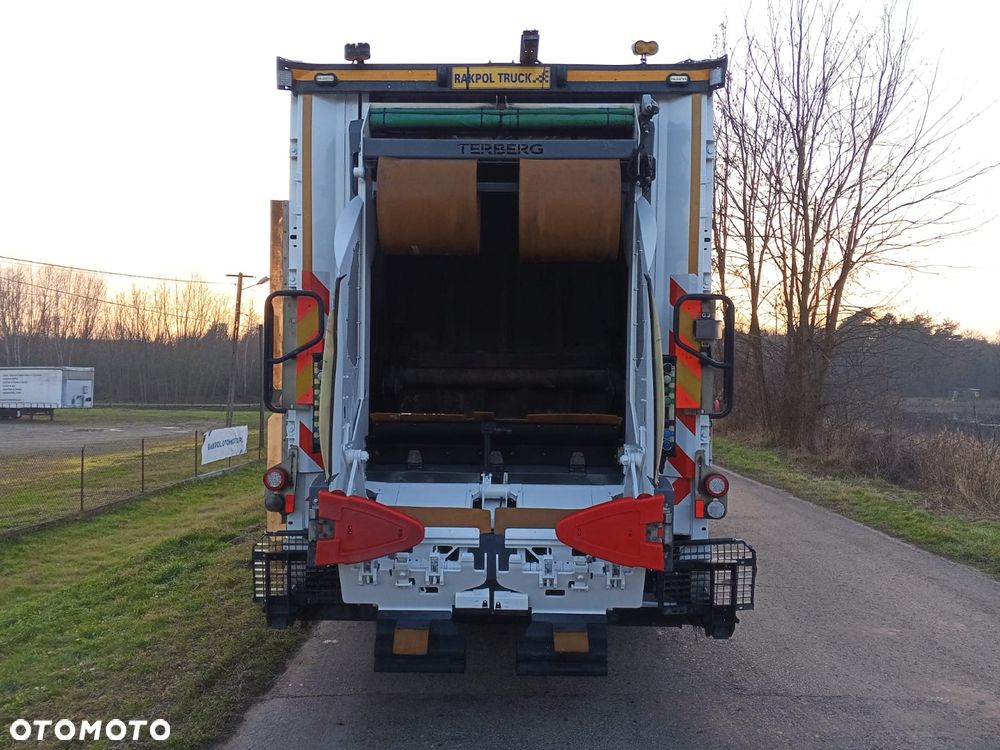 Renault Śmieciarka Renault D WIDE / Euro 6 / SEMAT - 8