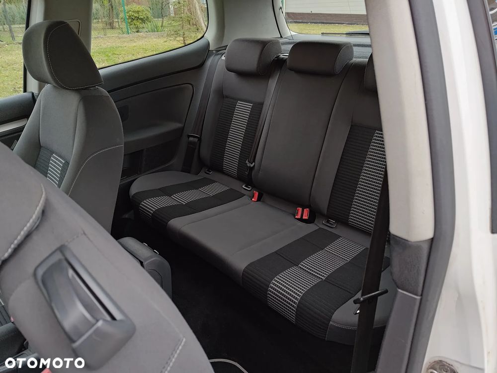 Volkswagen Golf V 1.9 TDI Comfortline - 8