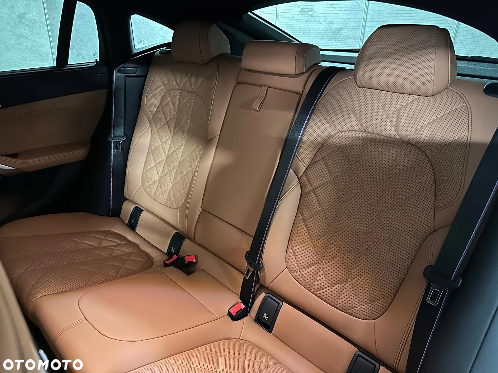 BMW X6 xDrive40d mHEV - 24