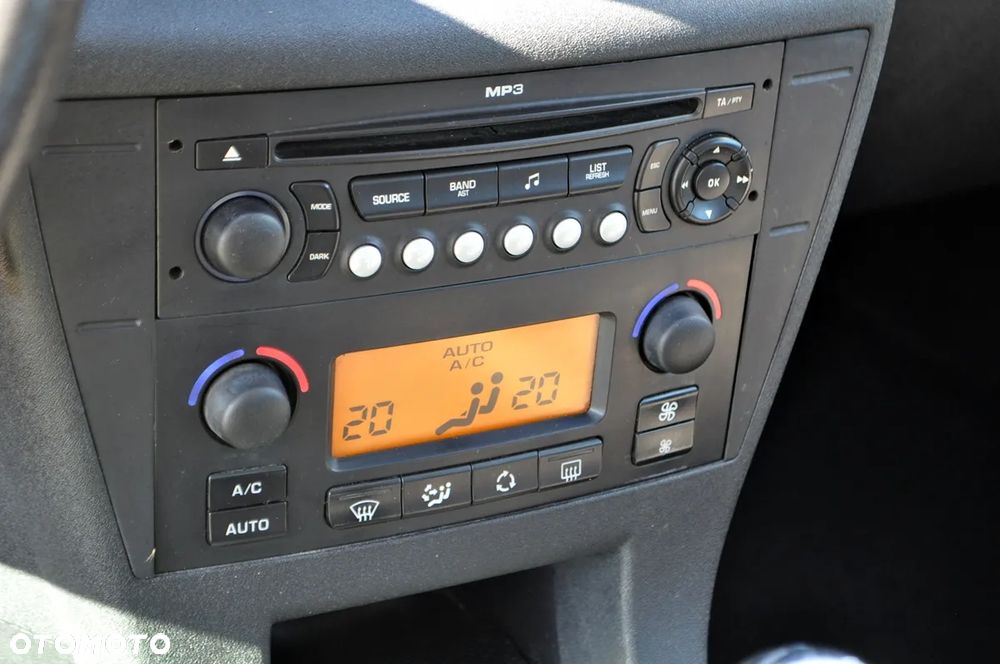 Citroën C4 1.6 HDi Impress - 26